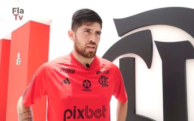 Rossi detalha meta para 2024 e celebra responsabilidade de vestir camisa 1 no Flamengo