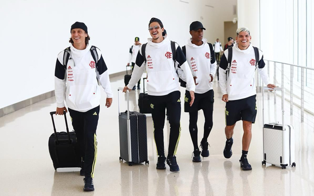 Elenco do Flamengo viajando