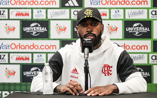 Gerson em coletiva pelo Flamengo