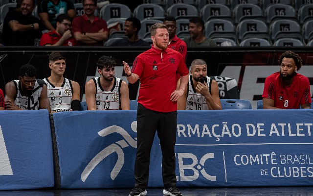 Técnico do Flamengo revela segredo de vitória elástica no NBB