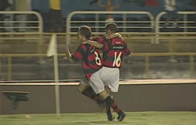 Flamengo volta a jogar 2 vezes no mesmo dia após 22 anos