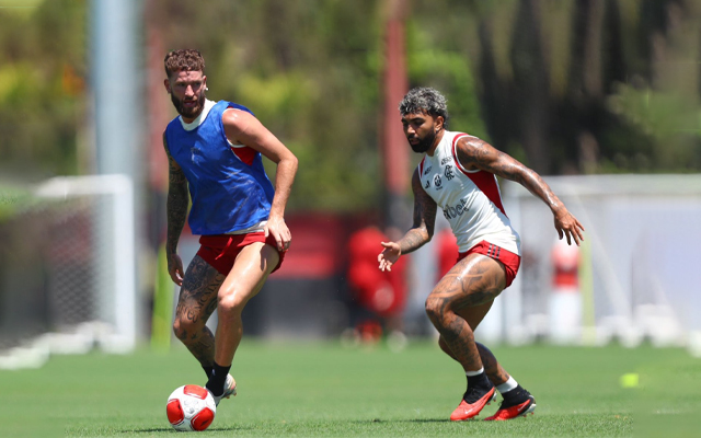 Léo Pereira e Gabigol em treino do Flamengo