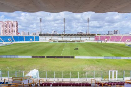 Gramado da Arena Batistão para Bangu x Flamengo