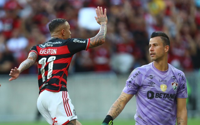 Botou na roda: Flamengo faz golaço com toques de letra e deixa Fluminense perdido