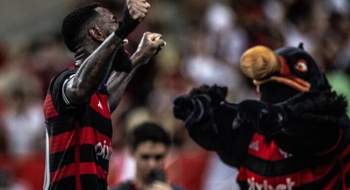 Era Tite: Arrascaeta lidera, mas Gerson retoma espaço na lista de 5 jogadores que mais usaram faixa de capitão