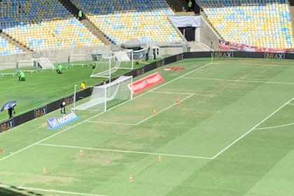 Gramado do Maracanã para Flamengo x Volta Redonda