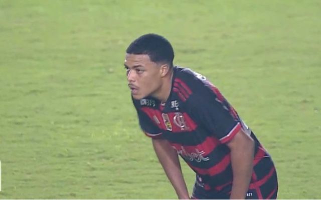 Igor Jesus em jogo do Flamengo