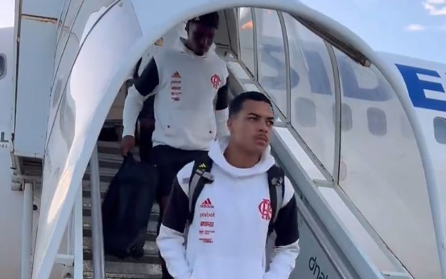 Igor Jesus em desembarque pelo Flamengo