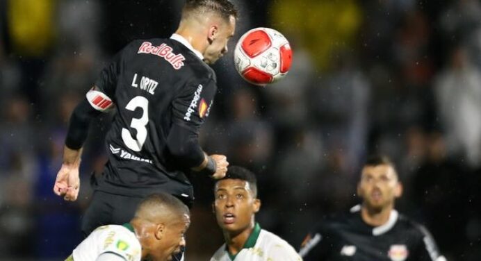 Léo Ortiz no Flamengo? Técnico do Bragantino explica barração de zagueiro em jogo do Paulistão