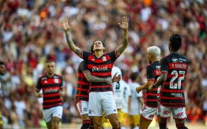 Pedro comemora gol pelo Flamengo