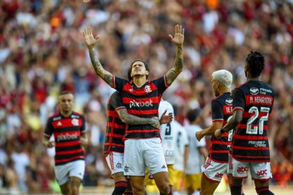 Pedro comemora gol pelo Flamengo