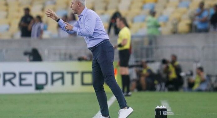 Técnico do Botafogo vê Flamengo favorito para ganhar todos os títulos em 2024