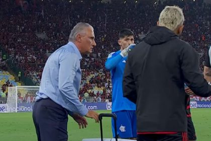 Tite em Vasco x Flamengo no Maracanã