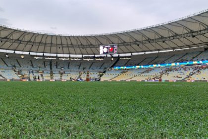 Gramado do Maracanã para Vasco x Flamengo