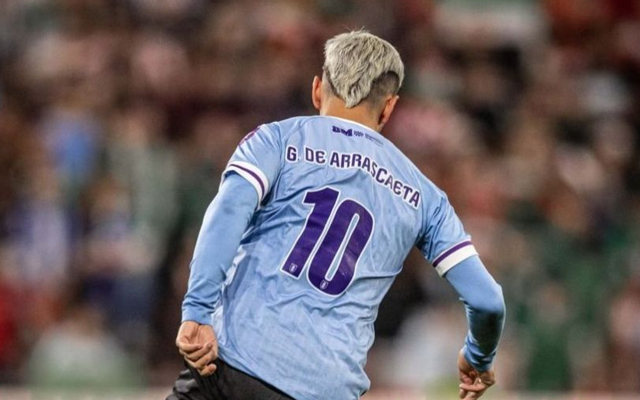 Arrascaeta com camisa do Uruguai