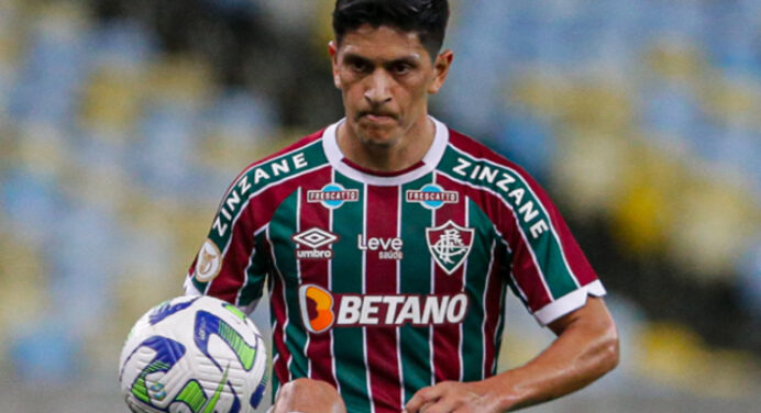 Cano sente dores no joelho e é dúvida no Fluminense para jogo contra o Flamengo