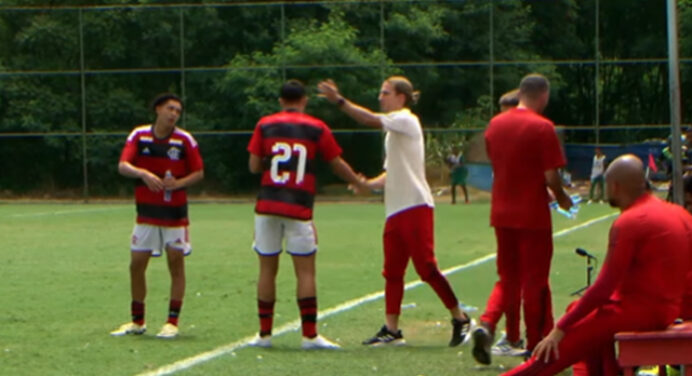 CINCUN? Filipe Luis estreia, e Flamengo goleia por 5 a 1 a Cabofriense, pela Copa Rio Sub-17