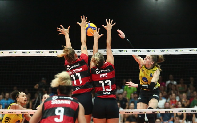 Flamengo perde para Praia Clube e dá adeus na Copa Brasil de Vôlei