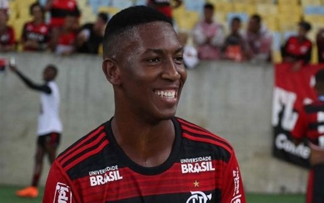 Amazonas fecha com ex-Flamengo para disputa da Série B