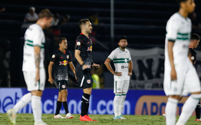 Matheus Gonçalves e Léo Ortiz no Bragantino