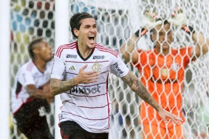 Pedro comemora gol contra o Fluminense, em semifinal do Carioca