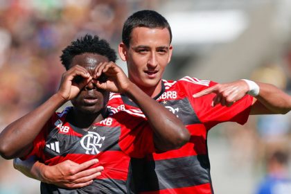 Shola e Carbone pelo Flamengo na Libertadores Sub-20