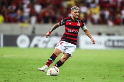 Arrascaeta em jogo pelo Flamengo antes de ser desfalque