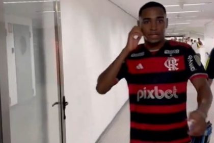 Lorran em escalação do Flamengo