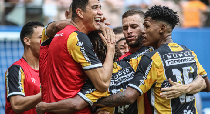 Adversário do Fla na Copa do Brasil, Amazonas vence Santos na Série B do Brasileirão