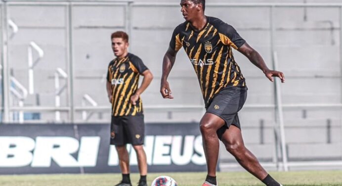 Jogador do Amazonas, adversário do Flamengo na Copa do Brasil, é preso antes de jogo na Série B