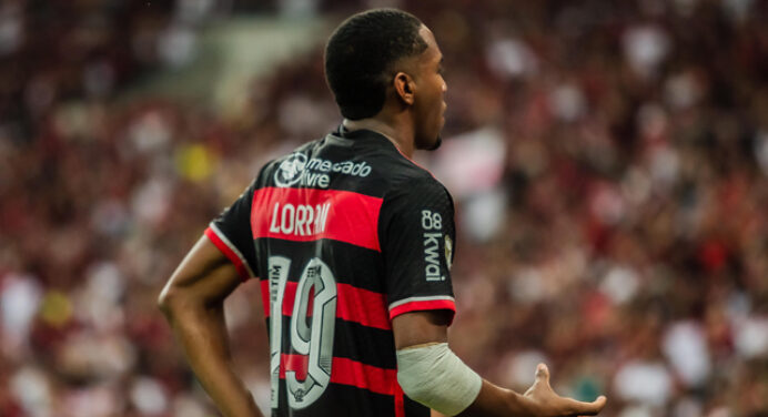 Flamengo prepara renovação de Lorran e toma decisão sobre possível venda