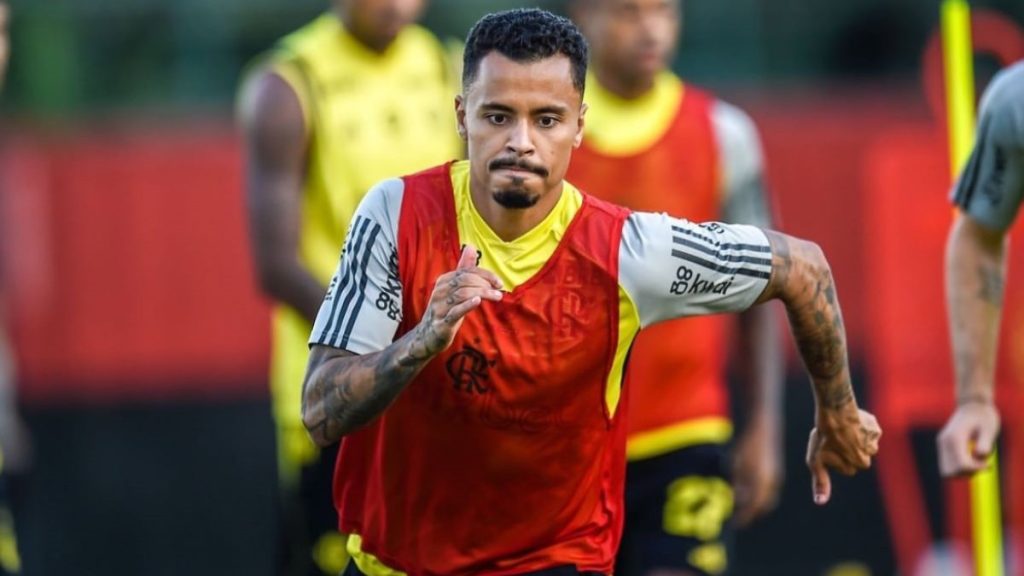 Allan pediu para sair do Flamengo? Veja o que pensa o volante na reta final da temporada