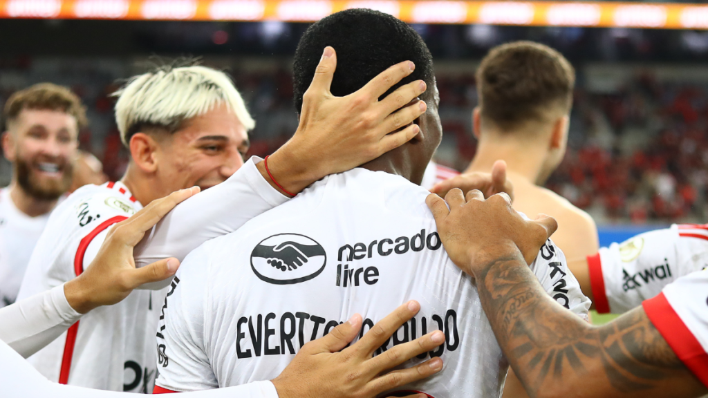 Flamengo mantém invencibilidade como visitante no Brasileirão 2024