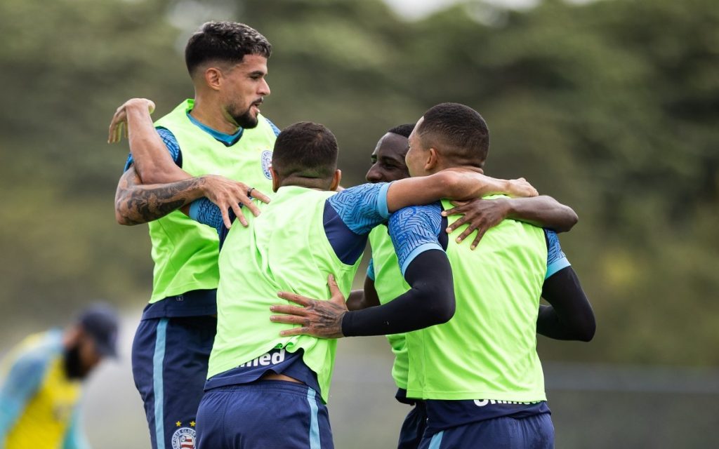 Com Everton Ribeiro, Rogério Ceni esboça escalação do Bahia para jogo contra o Flamengo