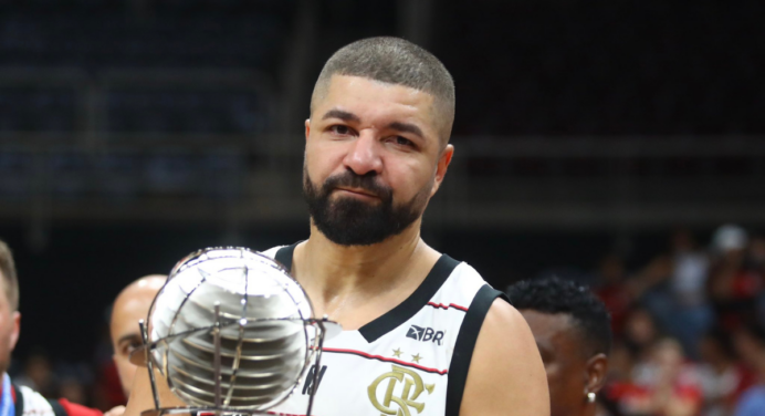 Ídolos do Flamengo, Marcelinho e Olivinha relembram jogo histórico contra time da NBA