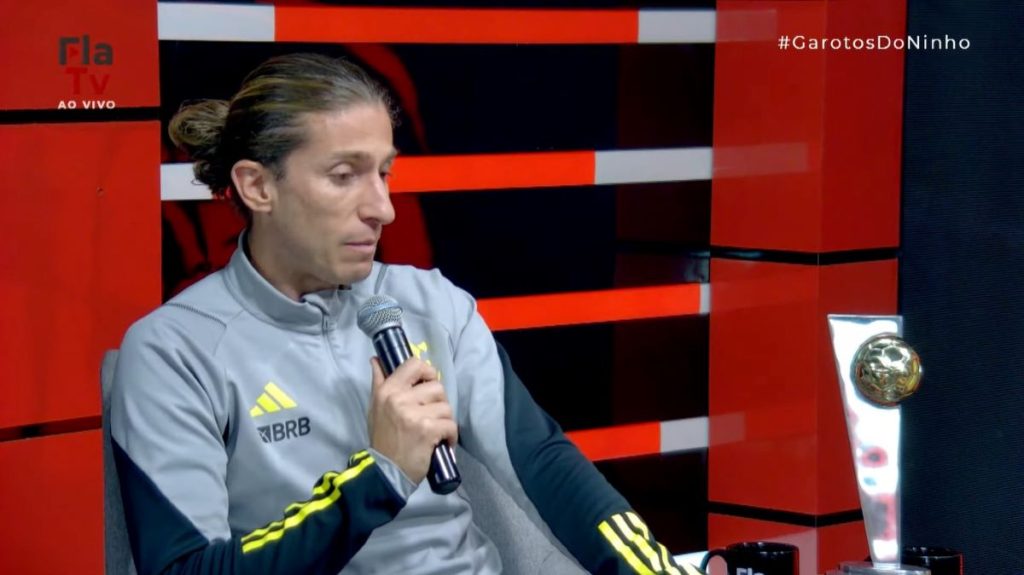 Filipe Luís estreia no sub-20 do Flamengo nesta quarta; técnico revela motivo de saída do sub-17