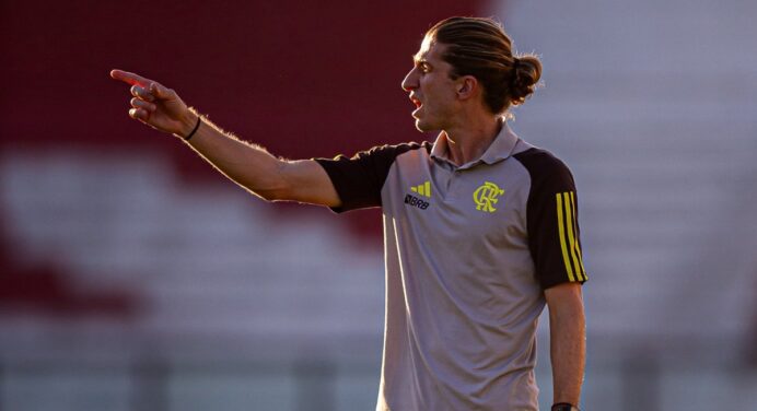 Técnico do Flamengo sub-20, Filipe Luís estará presente em jogo contra o Fluminense; saiba onde assistir