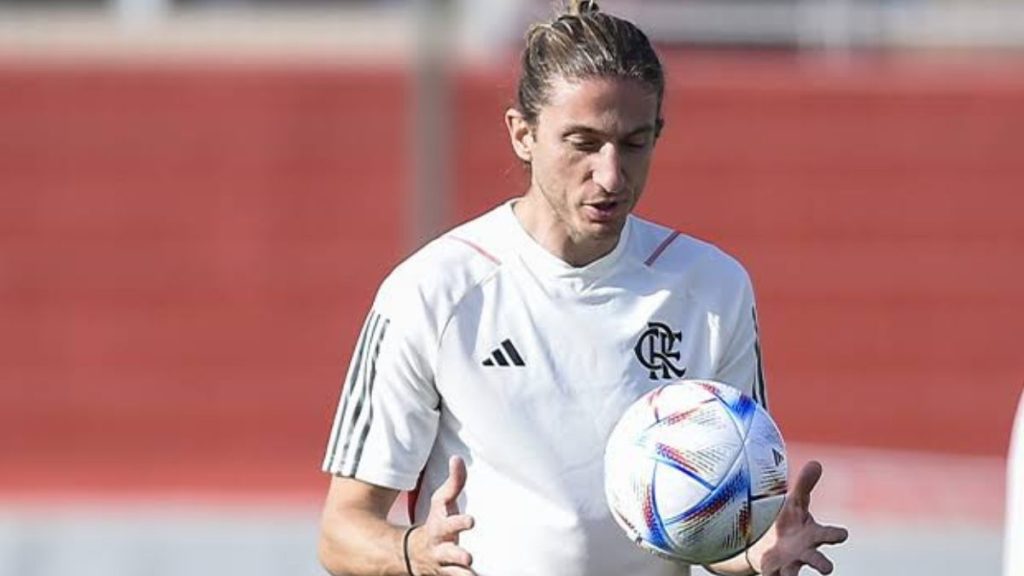 Filipe Luís faz último jogo com sub-17 do Flamengo na segunda, contra o Vasco