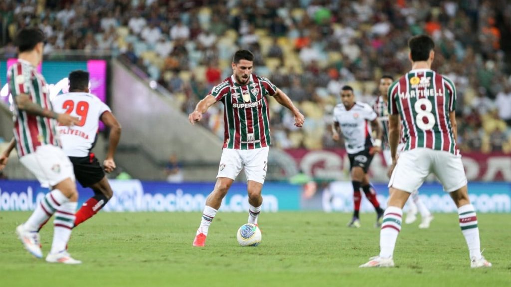 Após derrota para o Flamengo e demissão de Diniz, Fluminense perde mais uma e segue em crise