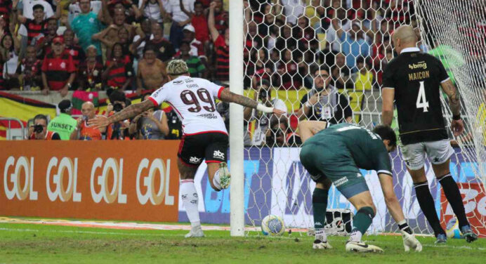 Flamengo pode ter até 7 mudanças no time contra o Vasco em relação à goleada por 6 a 1