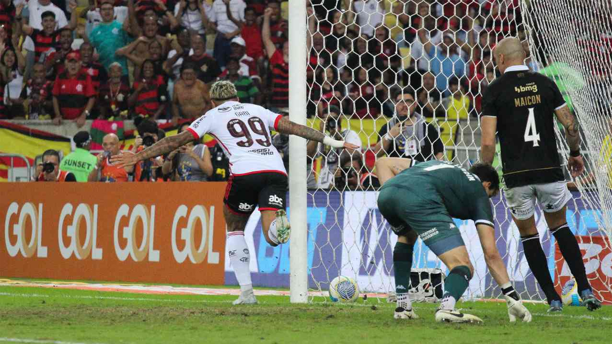 Gabigol comemora gol do Flamengo