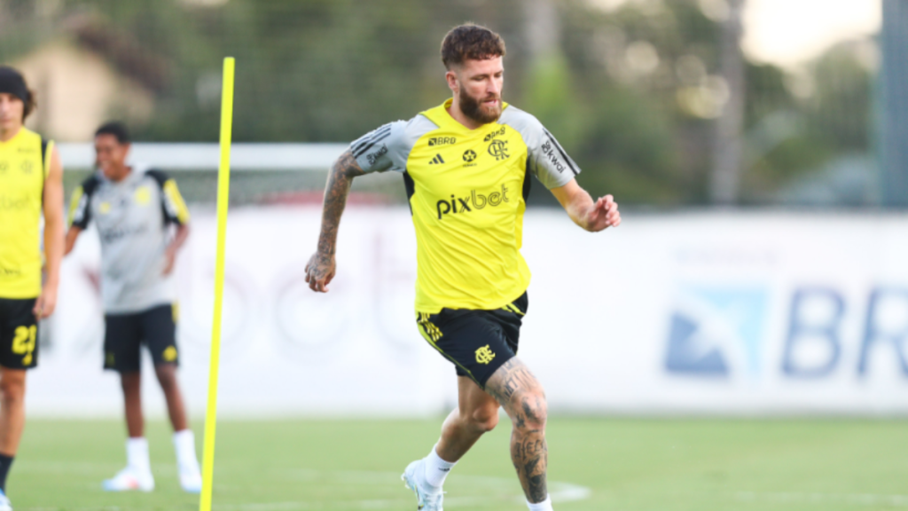 Tite define time titular do Flamengo para jogo contra o Bahia em treino desta quarta