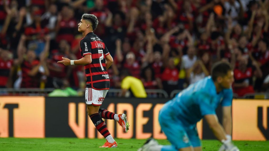 Flamengo tenta emplacar 7ª vitória seguida no Maracanã no jogo de hoje, contra o Bahia