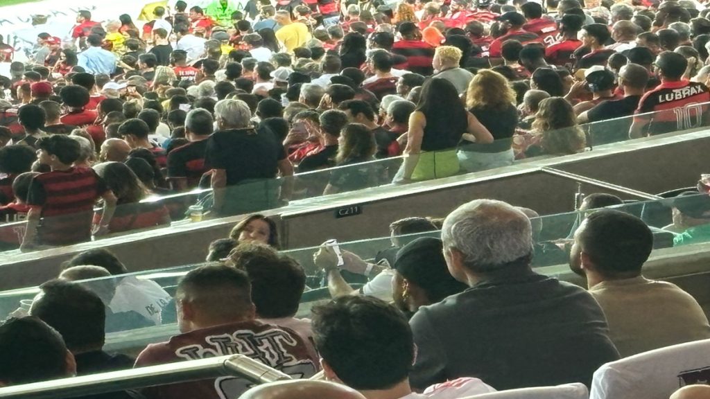 Neymar vai ao Maracanã assistir jogo do Flamengo contra o Grêmio