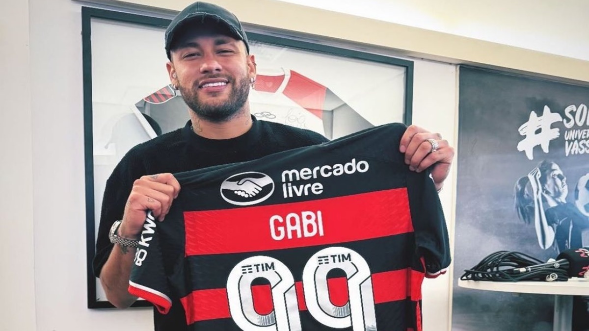 Neymar faz homenagem a Gabigol com a camisa do Flamengo
