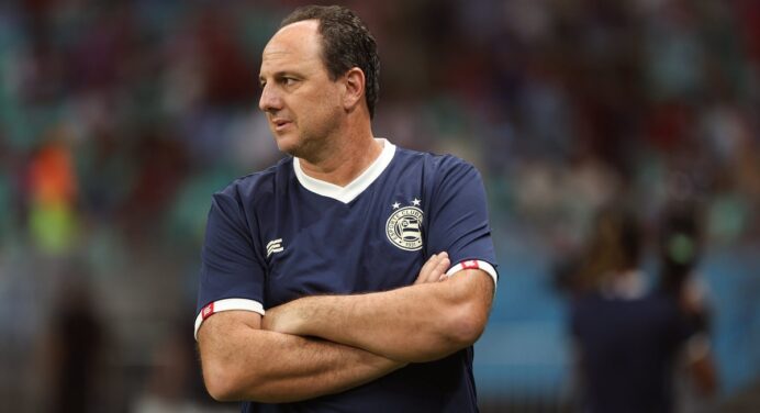 Sem Everton Ribeiro, Rogério Ceni esboça escalação do Bahia para jogo contra o Flamengo, no Brasileirão