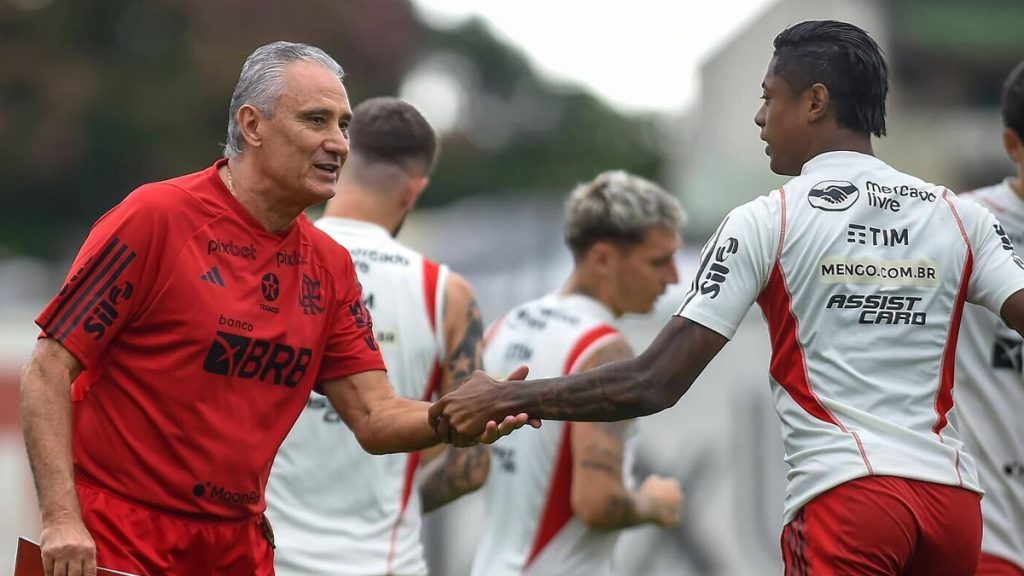 Bruno Henrique tem treino decisivo para saber se terá condições de ser relacionado pelo Flamengo