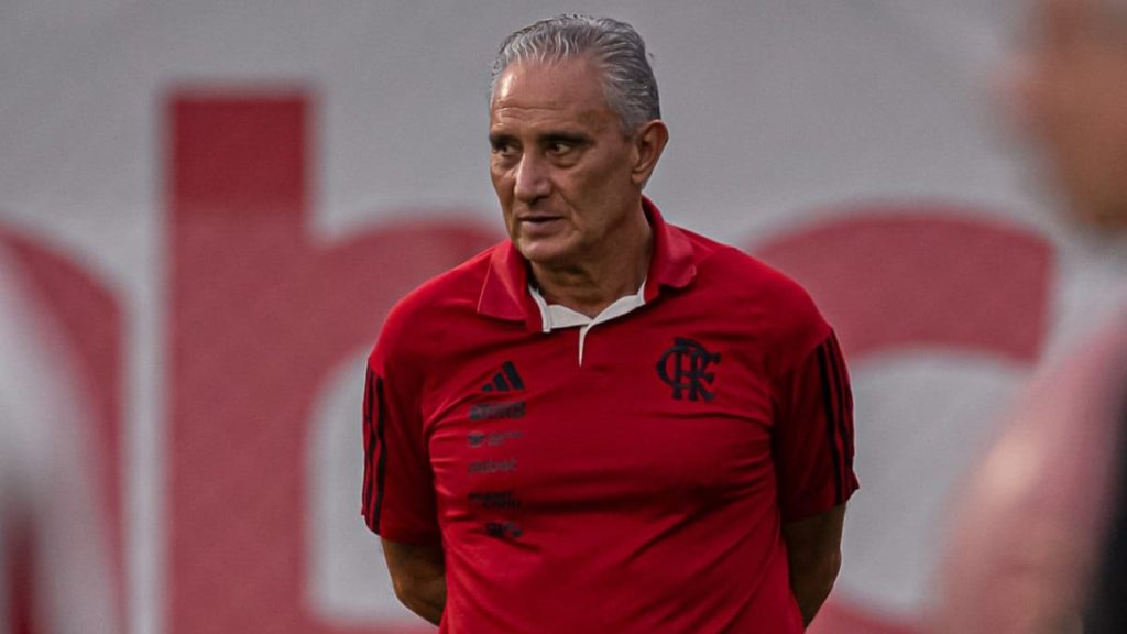 Tite define time titular do Flamengo para jogo contra Athletico em treino deste sábado