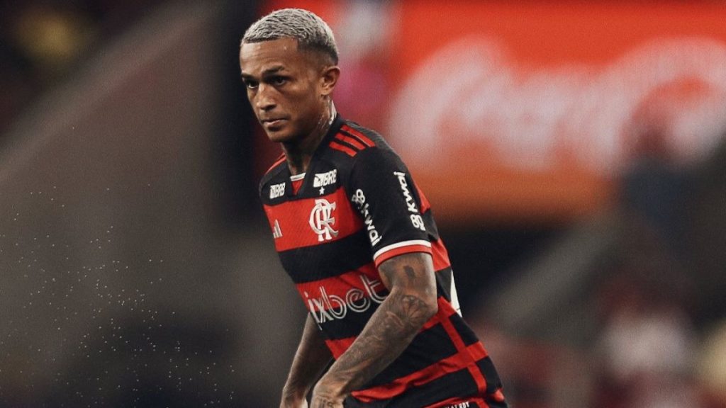 Time inglês mira contratação de Wesley, lateral do Flamengo