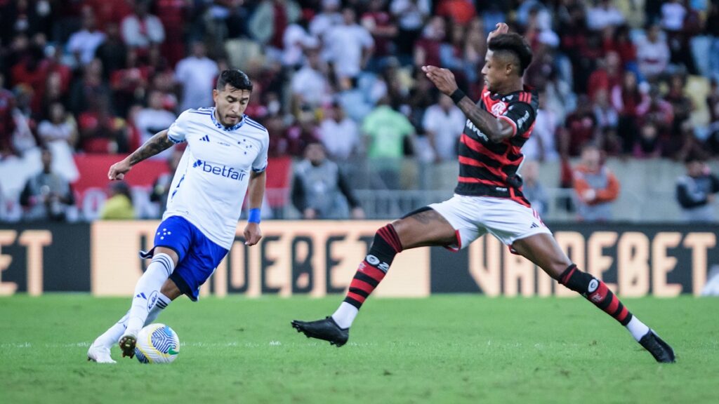 Dono do Cruzeiro sinaliza mudança de campo no jogo com Flamengo pelo Brasileirão